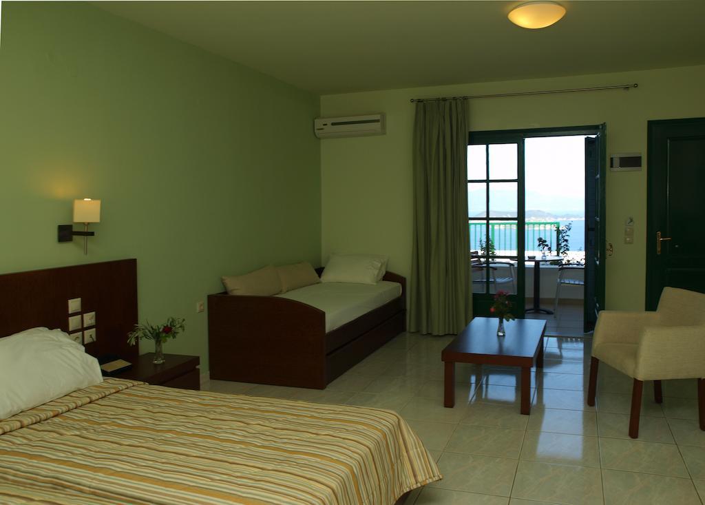 Skiathos Club Hotel & Suites Vasilias  Стая снимка