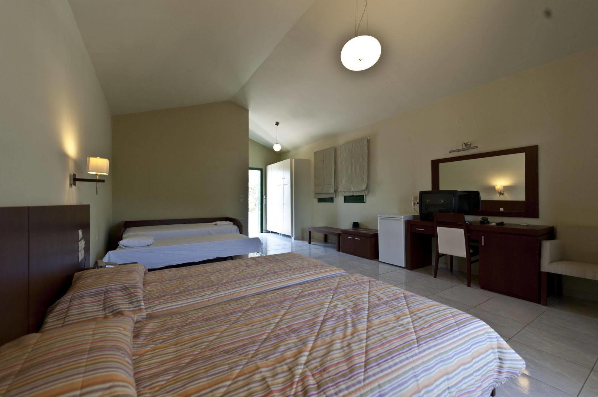 Skiathos Club Hotel & Suites Vasilias  Екстериор снимка